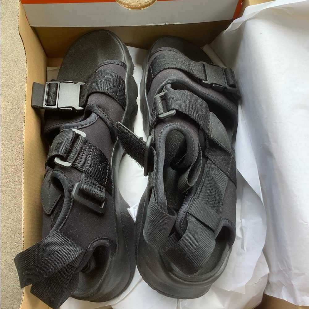 BLACK NIKE CANYON SANDAL ADJUSTABLE STRAPS MENS SIZE 7 WOMENS SIZE 8.5 COMFORT
